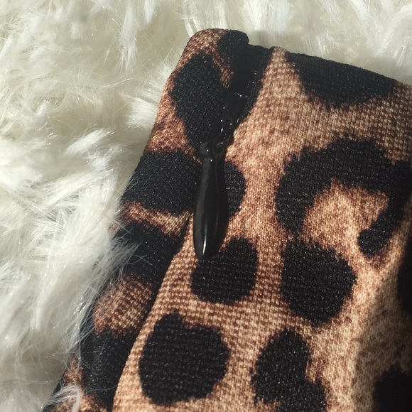 NWT Leopard Print Skirt Faux Vegan Leather Accent - Picture 7 of 7